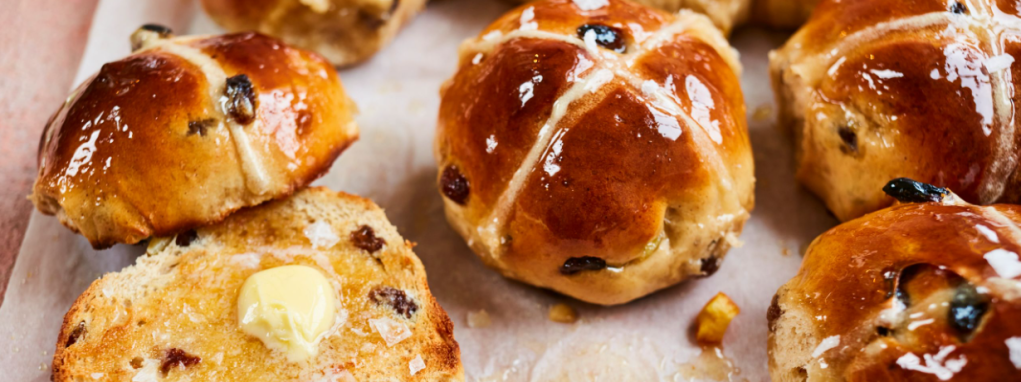 TASTY THURSDAY Hot Cross Buns: A Delicious Lesson in History (and a Little Bit of&nbsp;Magic!)